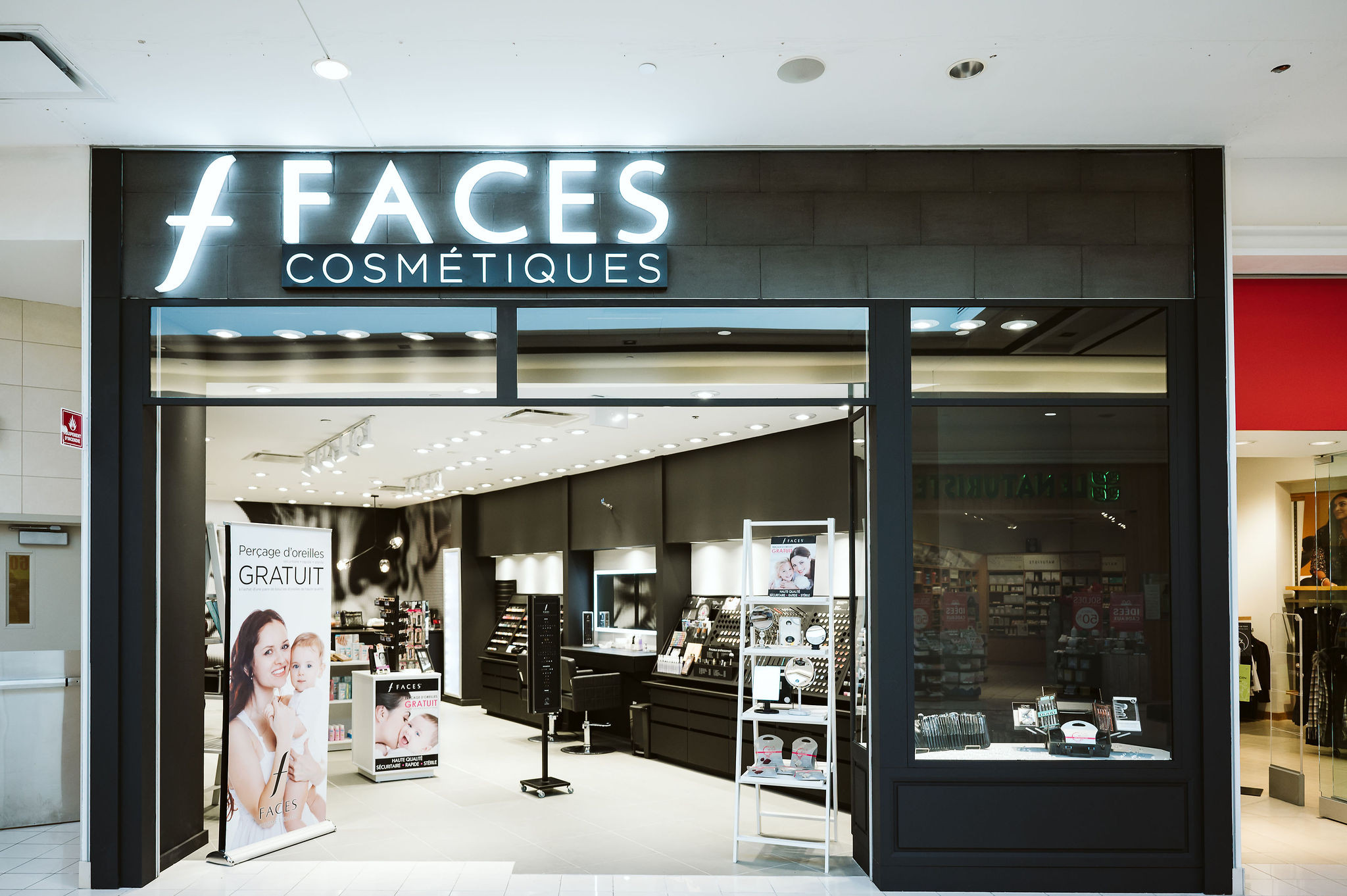 Faces - Mail Champlain