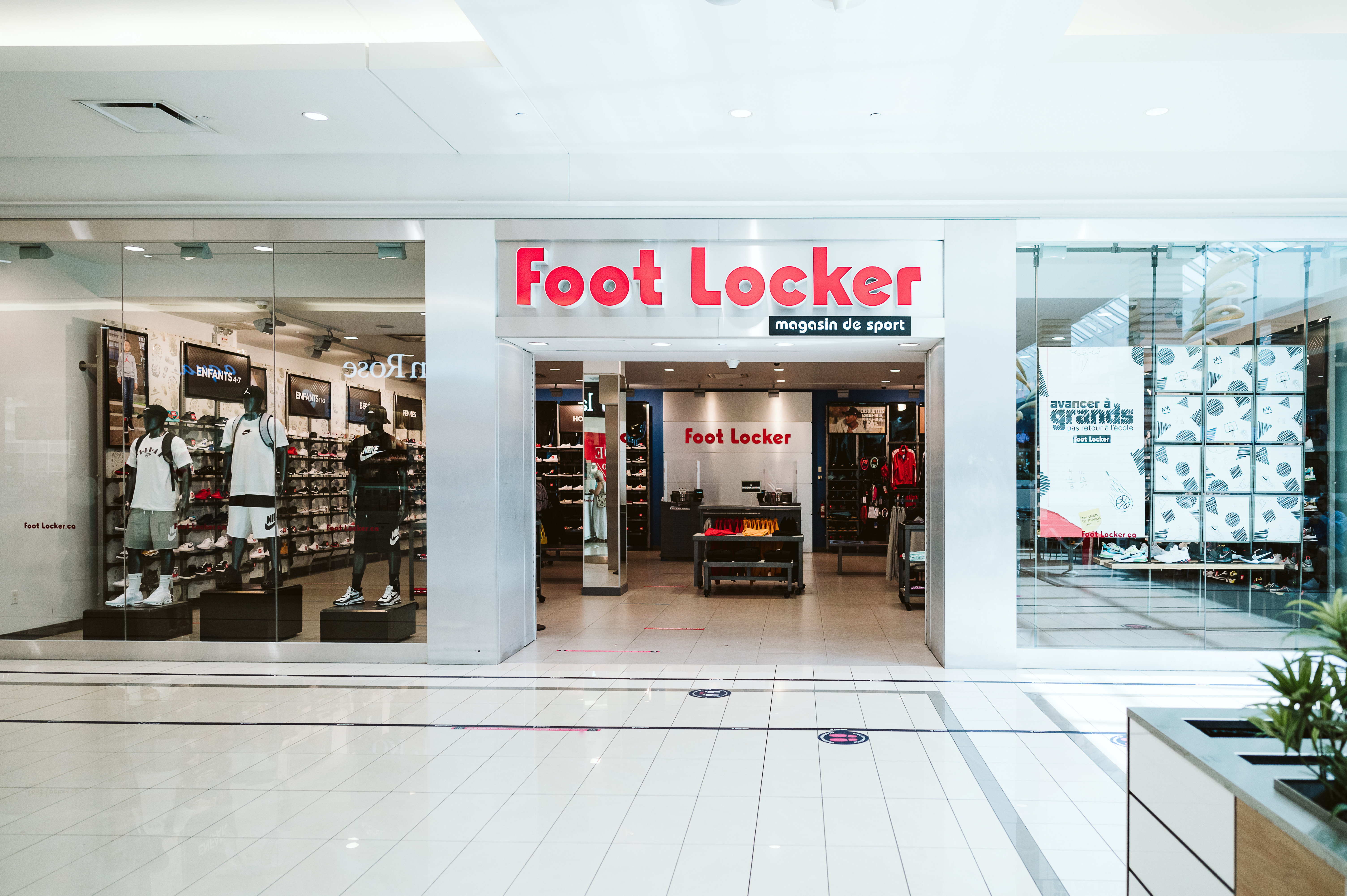 Foot Locker - Mail Champlain