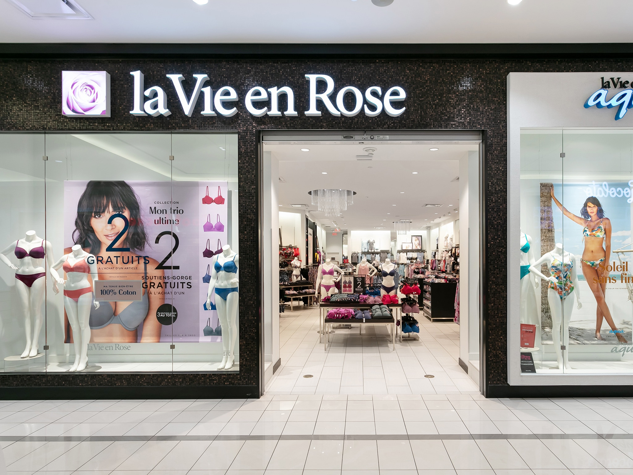 La Vie en Rose / Aqua — All Stores — Mail Champlain