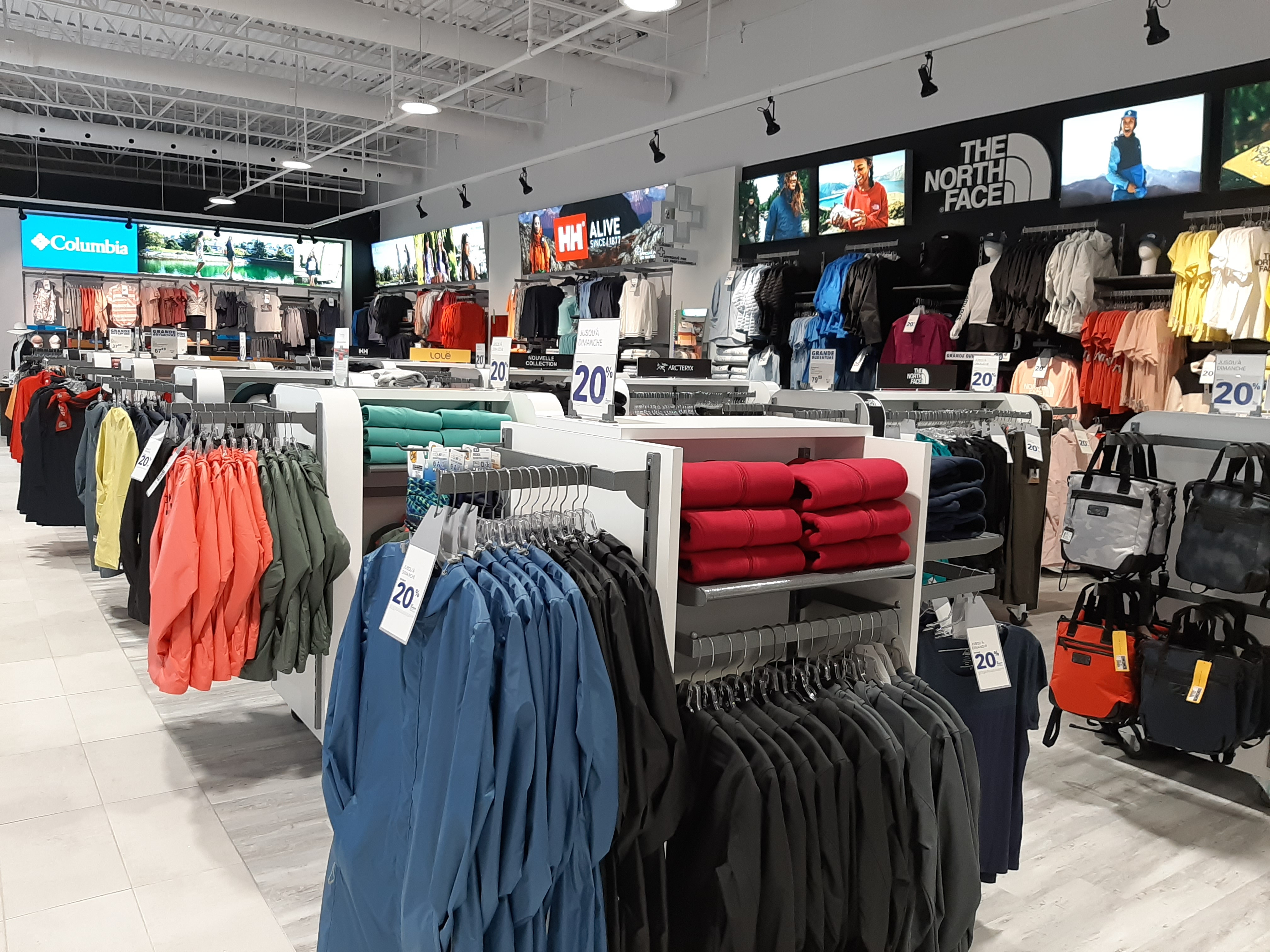 Sports Experts Boutiques Centre Commercial Rivi re du Loup sports-experts-boutiques-centre-commercial-rivi-re-du-loup