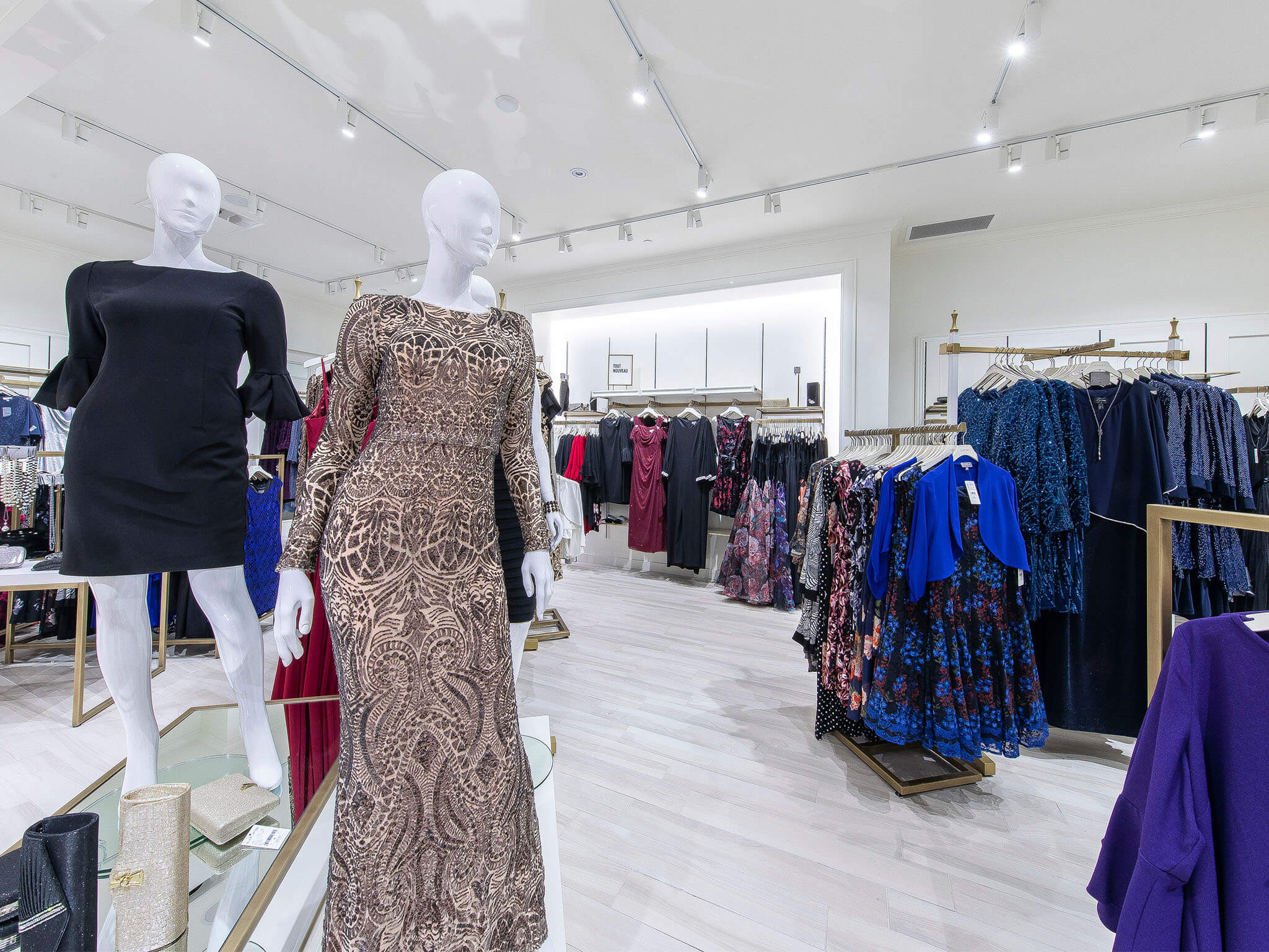Laura / Laura Petites / Laura Plus — Discover our Boutiques — Rockland Laura / Laura Petites / Laura Plus — Discover our Boutiques — Rockland