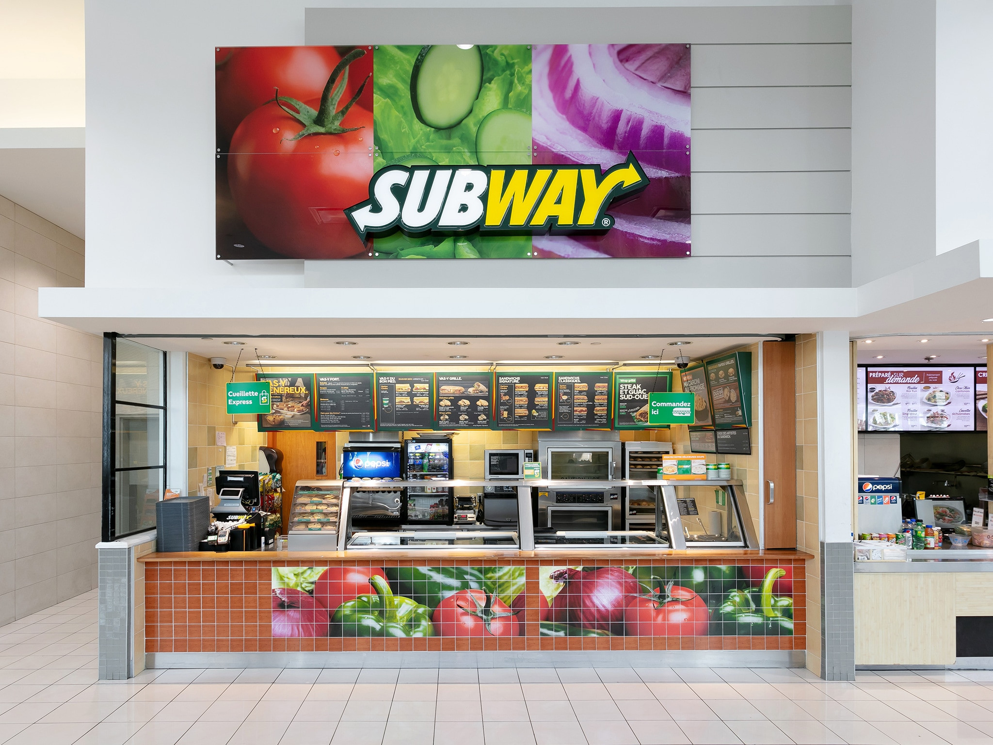 Subway Rue Neuve Subway — Toutes les boutiques — Mail Champlain