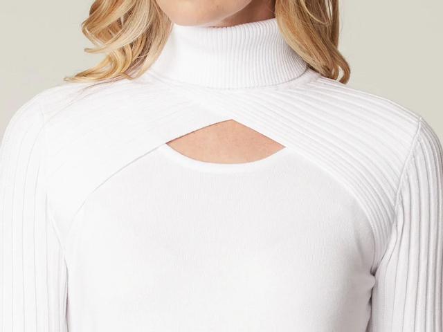 Long-sleeved semi-fitted pullover